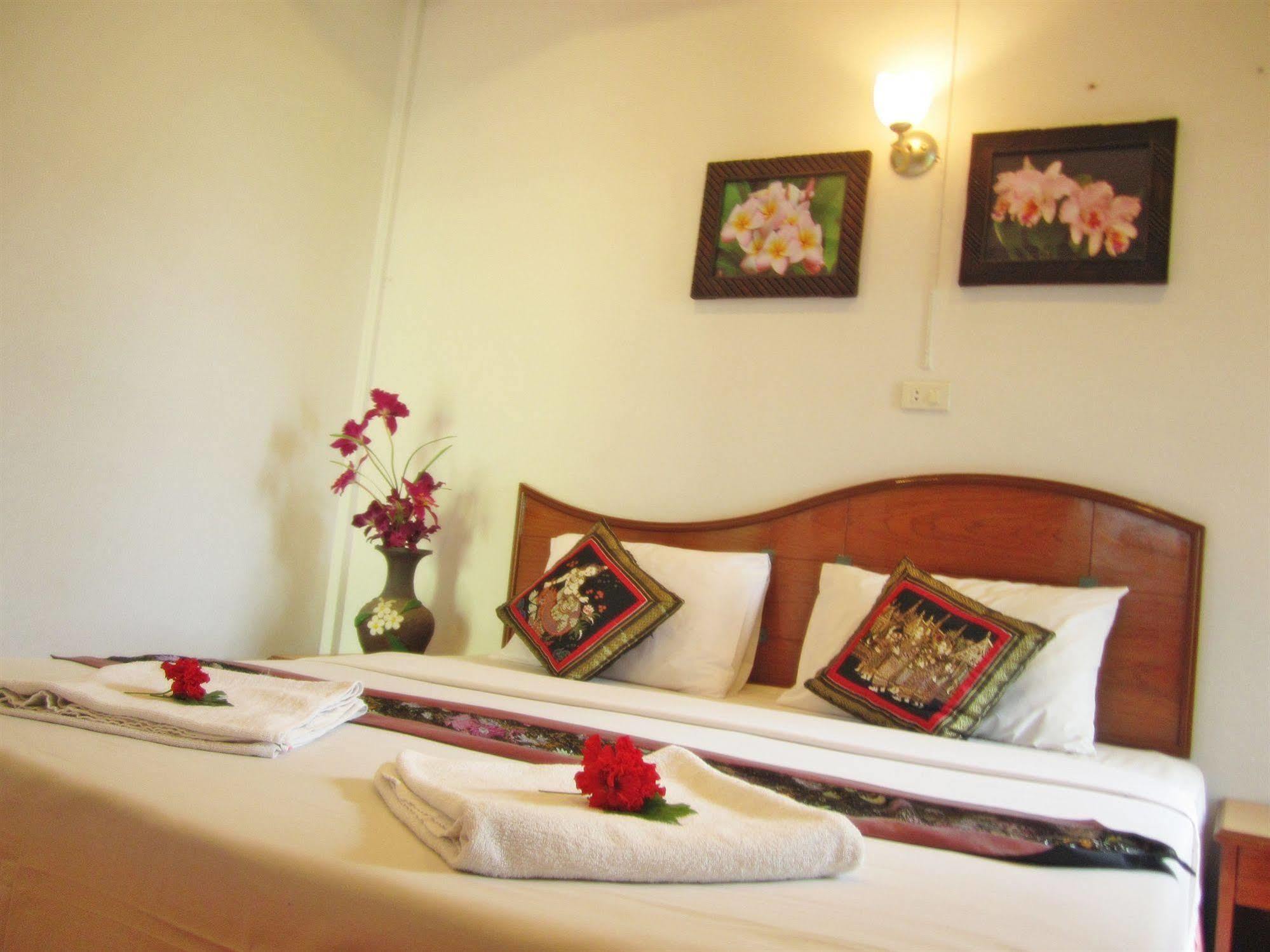 Lanta Il Mare Beach Resort Koh Lanta Exterior photo