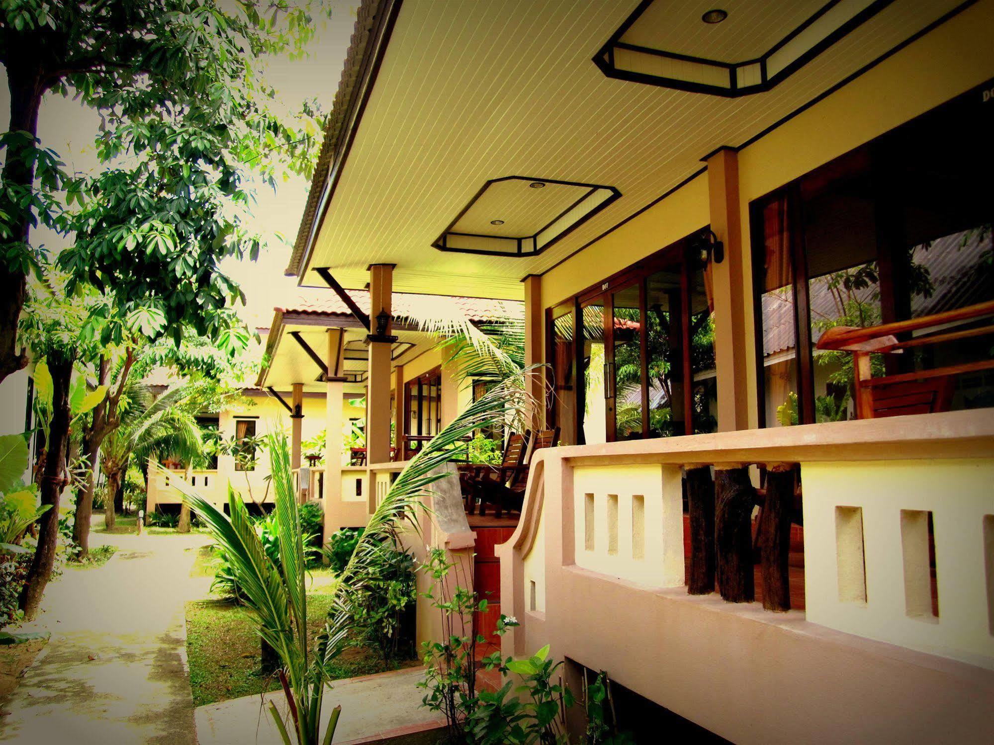Lanta Il Mare Beach Resort Koh Lanta Exterior photo